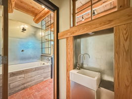 Bathroom/Studio Apartment