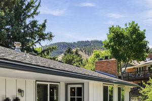Lookout Mountain rises just beyond the roofline.