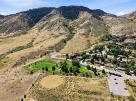 Open space, parks and trailheads in the neighborhood.