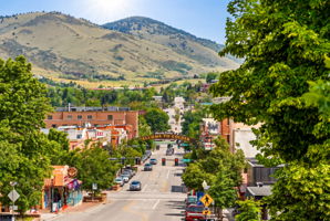 Downtown Golden, with restaurants, breweries and shops minutes away.