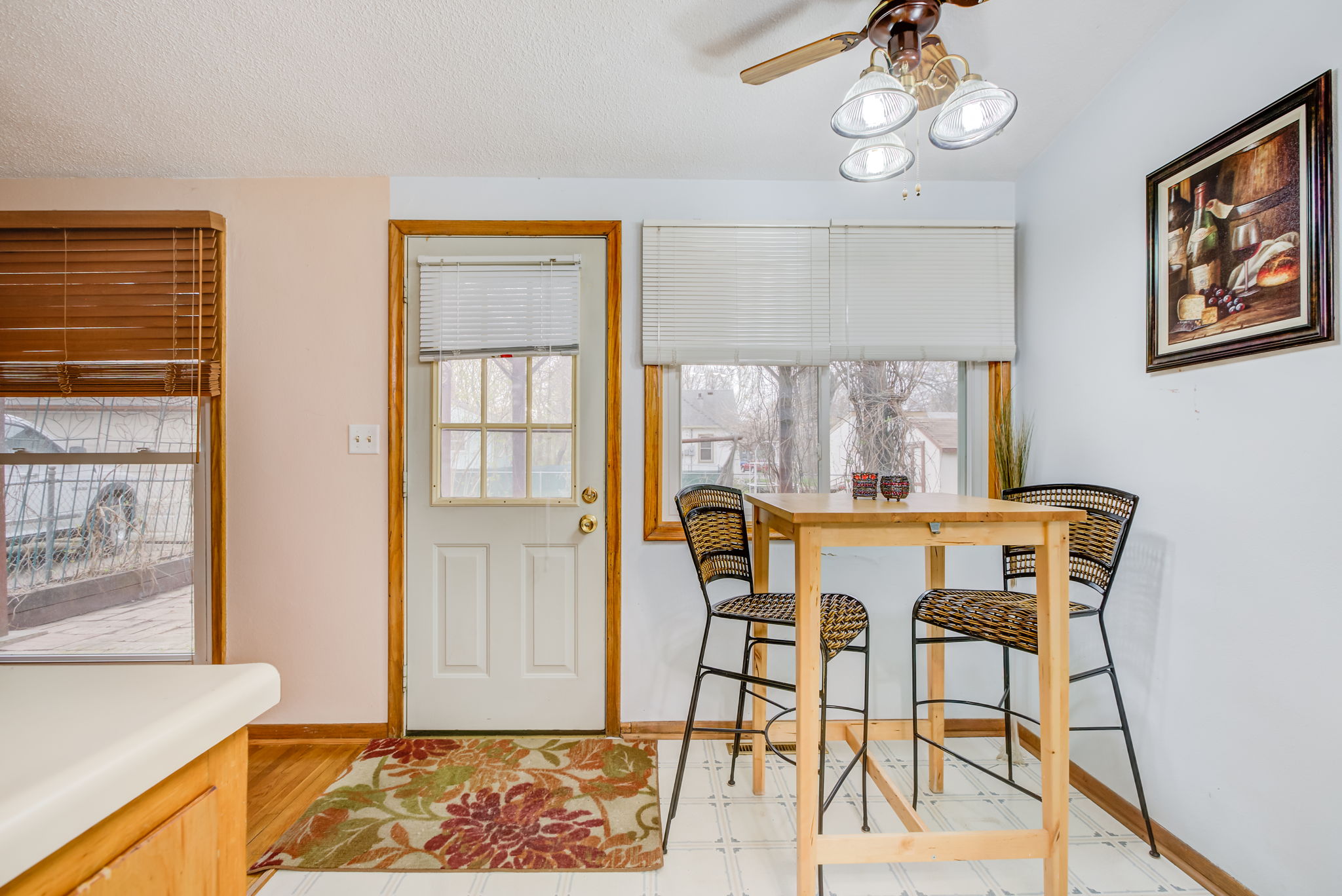 Kitchen/Eating Area