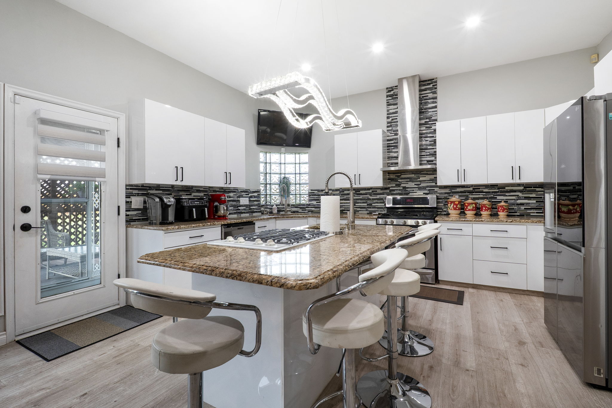 1965 St Anne's Rd, Winnipeg, MB R2N 4K2, Canada Photo 31