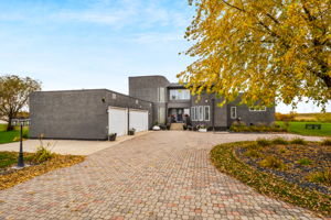 1965 St Anne's Rd, Winnipeg, MB R2N 4K2, Canada Photo 1