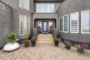 1965 St Anne's Rd, Winnipeg, MB R2N 4K2, Canada Photo 2