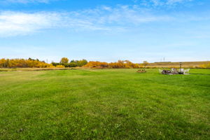 1965 St Anne's Rd, Winnipeg, MB R2N 4K2, Canada Photo 4