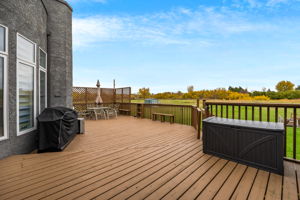 1965 St Anne's Rd, Winnipeg, MB R2N 4K2, Canada Photo 7