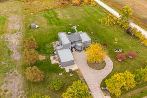 1965 St Anne's Rd, Winnipeg, MB R2N 4K2, Canada Photo 12