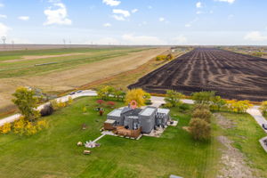 1965 St Anne's Rd, Winnipeg, MB R2N 4K2, Canada Photo 20