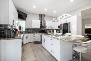 1965 St Anne's Rd, Winnipeg, MB R2N 4K2, Canada Photo 31