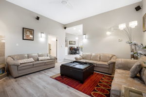1965 St Anne's Rd, Winnipeg, MB R2N 4K2, Canada Photo 37