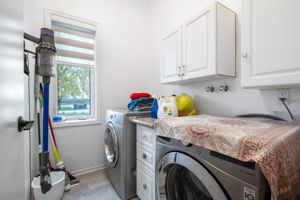 1965 St Anne's Rd, Winnipeg, MB R2N 4K2, Canada Photo 39