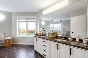 1965 St Anne's Rd, Winnipeg, MB R2N 4K2, Canada Photo 55