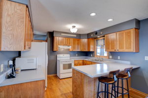 1966 Yoder Ave SW, Kalona, IA 52247, USA Photo 7