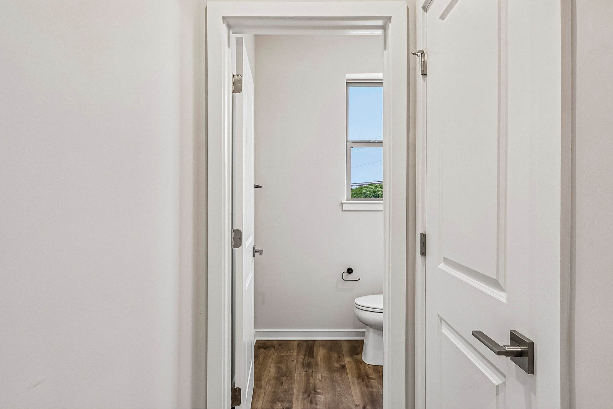 Sepia Sq-S2907-030.jpg