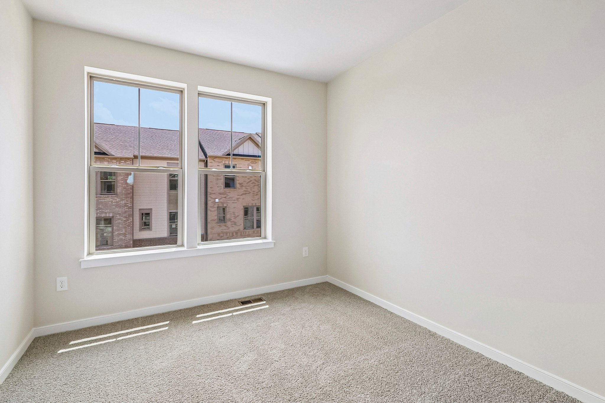 Sepia Sq-S2907-048.jpg