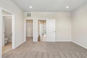 Sepia Sq-S2907-037.jpg