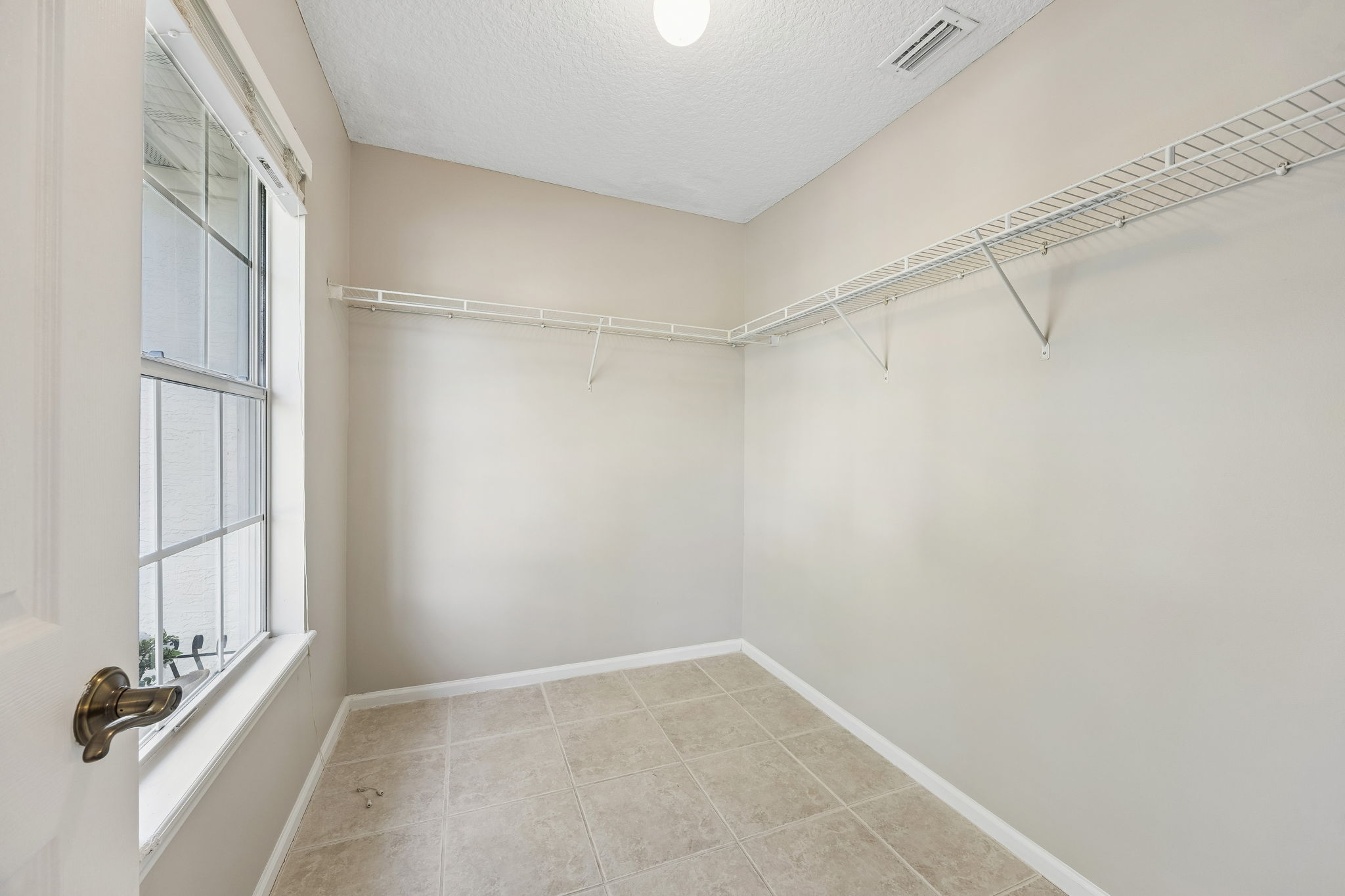 Walk-in Closet