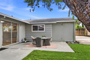 042_F8_19681 Drake Dr