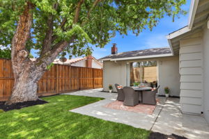 044_F8_19681 Drake Dr
