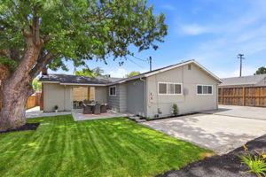 045_F8_19681 Drake Dr