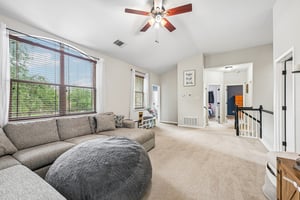 Bloomsbury Dr-S0406-011.jpg