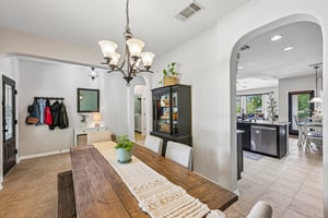 Bloomsbury Dr-S0406-014.jpg