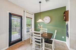 Bloomsbury Dr-S0406-015.jpg
