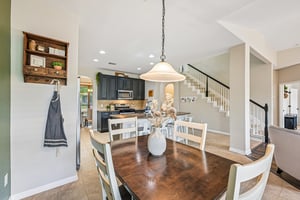 Bloomsbury Dr-S0406-016.jpg