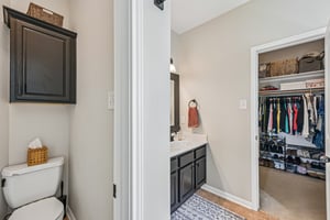 Bloomsbury Dr-S0406-025.jpg