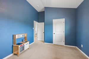 Bloomsbury Dr-S0406-030.jpg