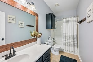 Bloomsbury Dr-S0406-031.jpg