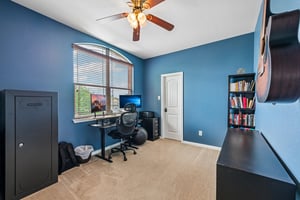 Bloomsbury Dr-S0406-036.jpg