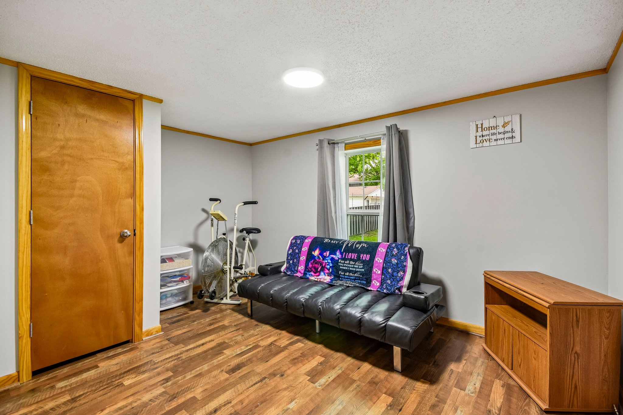 E Cermak Rd-S2305-028.jpg