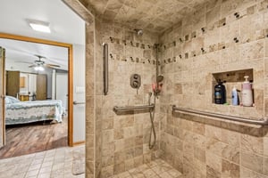 E Cermak Rd-S2305-027.jpg