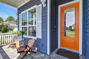 Front Porch/Entrance