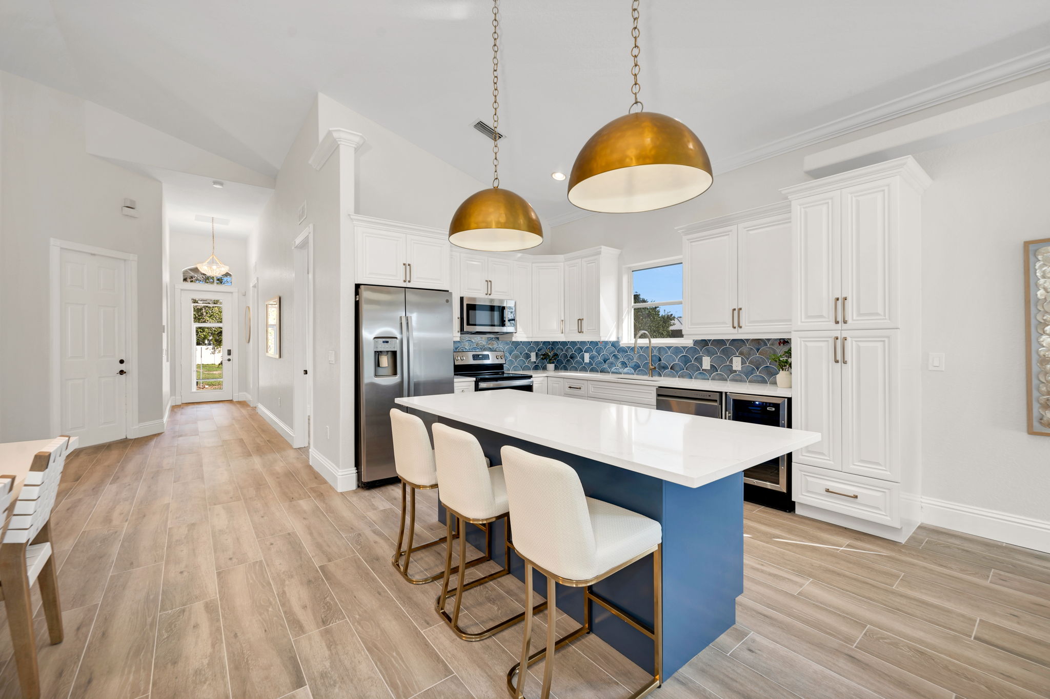 Breakfast Bar - Foyer