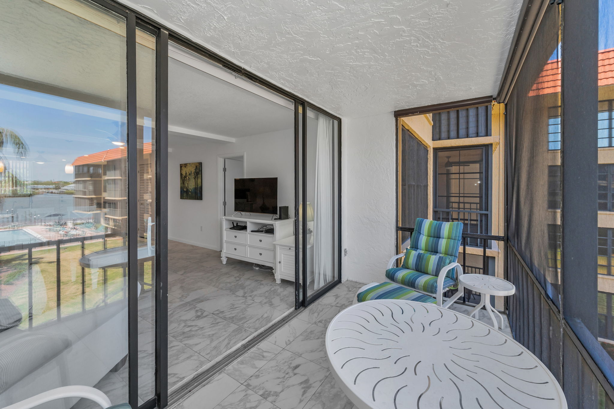 Balcony3