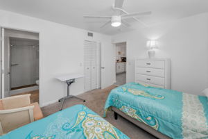Guest Bedroom2c