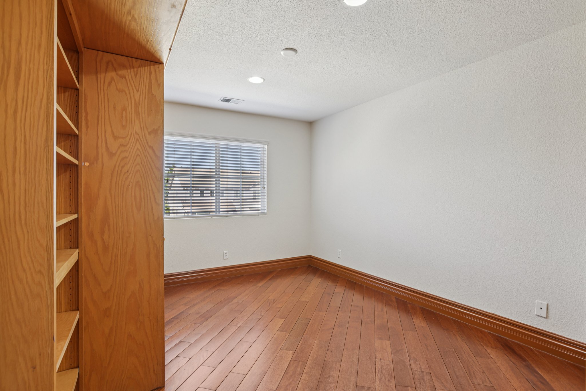 Canyon Oaks Cir-S2309-036.jpg
