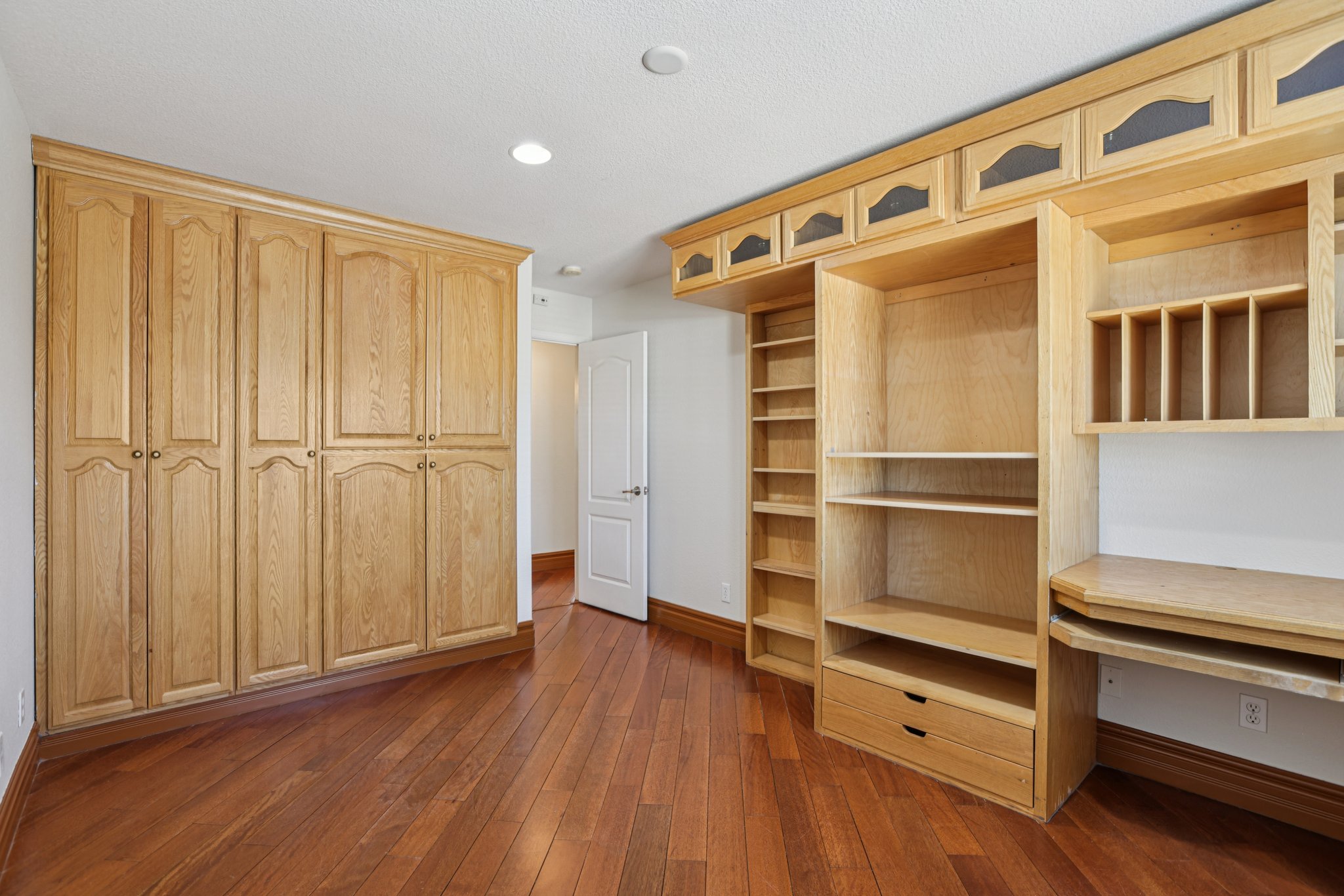 Canyon Oaks Cir-S2309-037.jpg