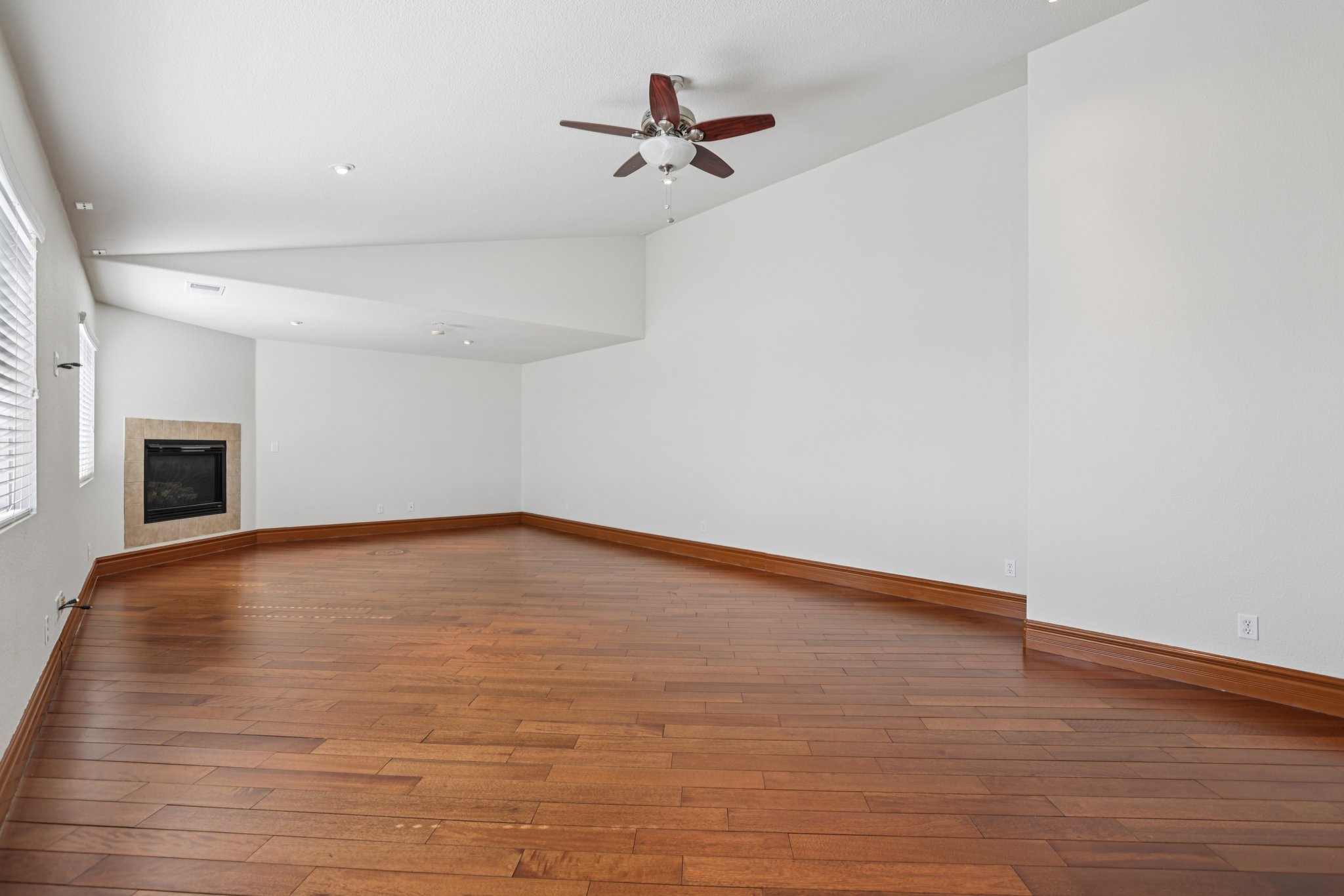 Canyon Oaks Cir-S2309-044.jpg