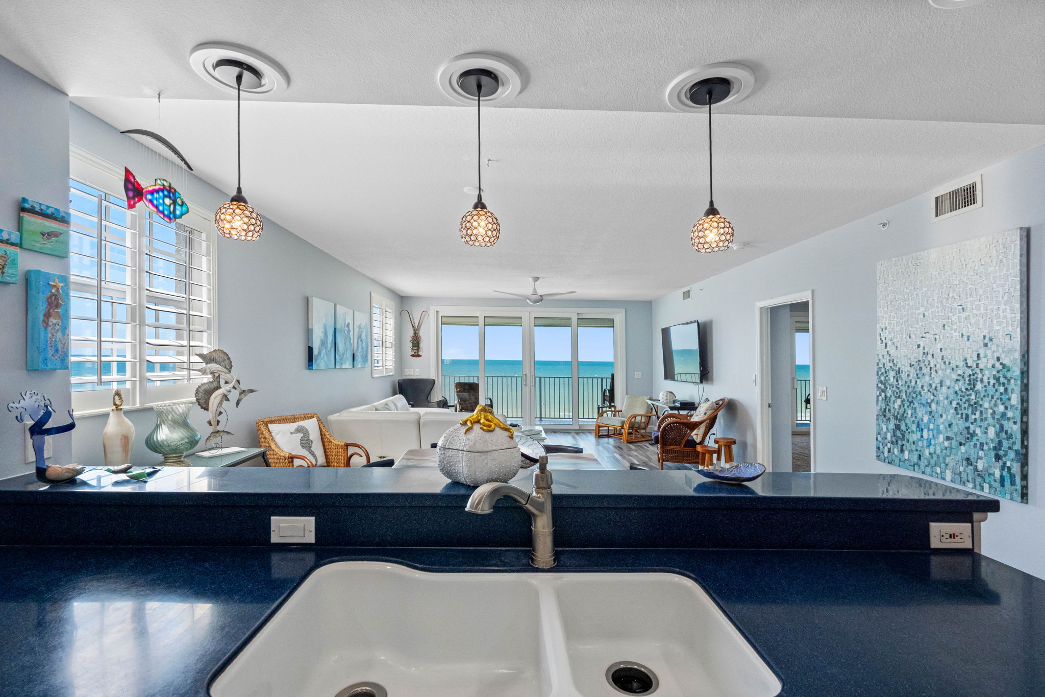 .. 40' x 16'5" Spacing - Kitchen + Liv Rm
