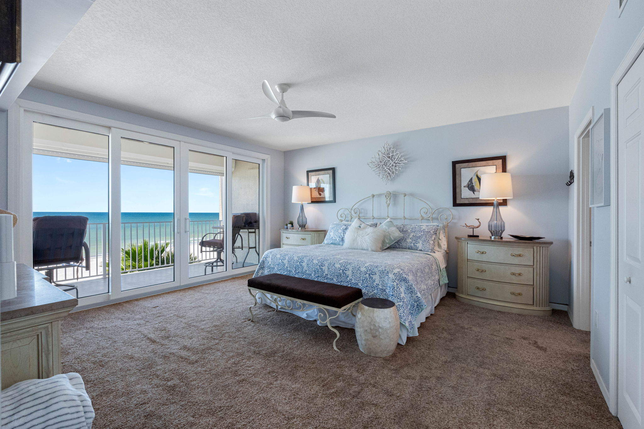 .. Gulf front Master Bedroom w Balcony Access.