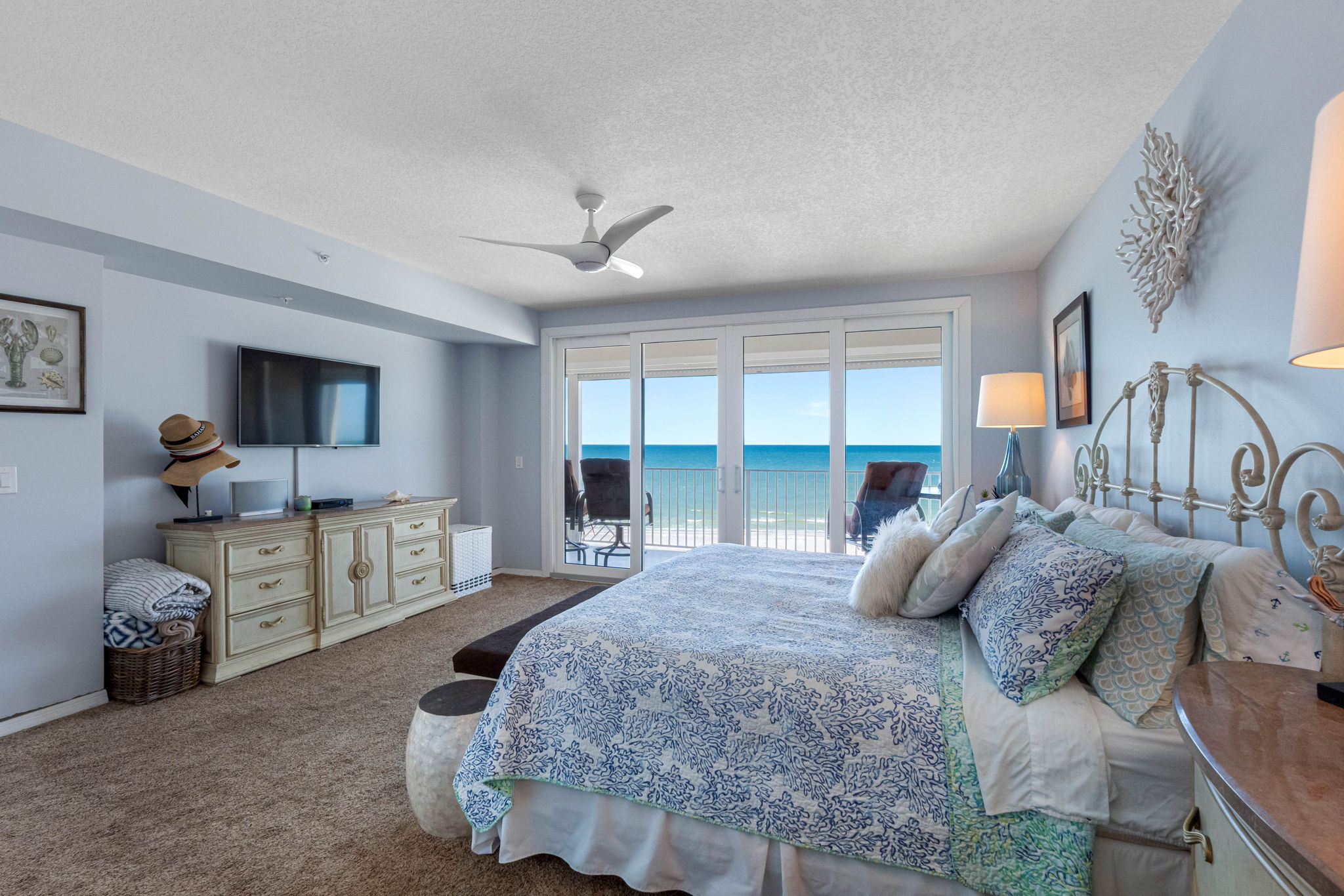 .. Gulf Front Master W Balcony Access.