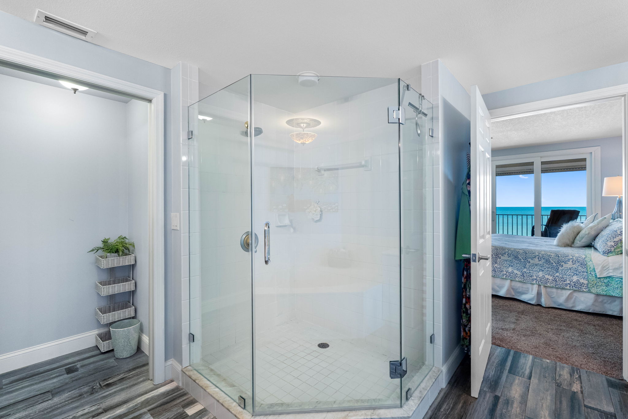 .. Privacy Rm to Left + Walk in Shower