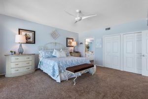 .. 16'5" x 16'2" Master / Primary Bedroom