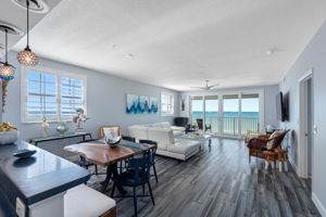 Corner Unit - High Ceilings - Gulf Front..