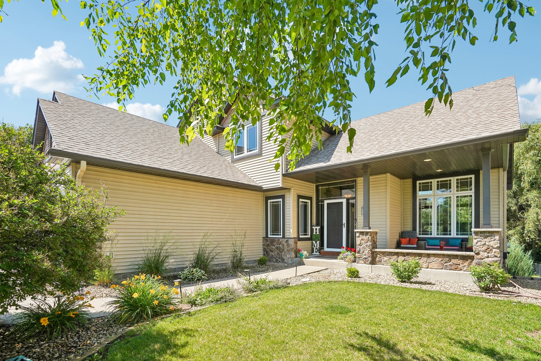 Embers Ave-S0207-004.jpg
