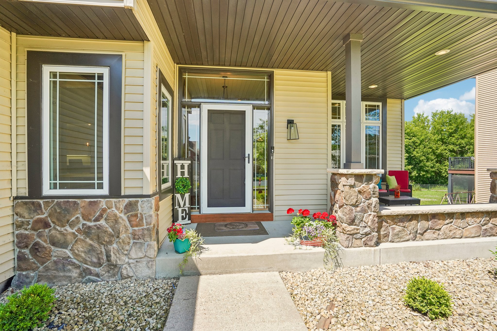 Embers Ave-S0207-006.jpg