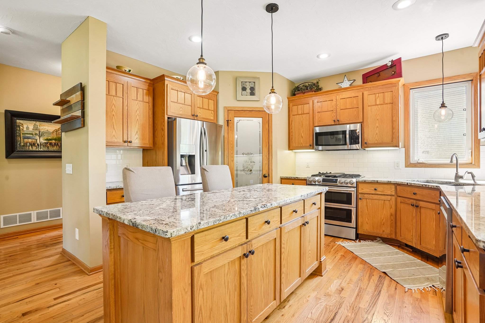 Embers Ave-S0207-023.jpg